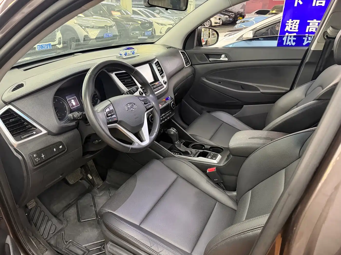 Hyundai Tucson 2015 1.6T Dual Clutch 2WD Leading фото 7