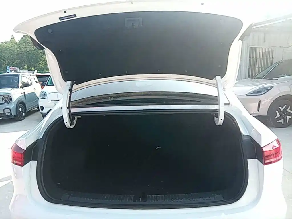 Roewe D6 2026 2025 Model 450km Premium Edition