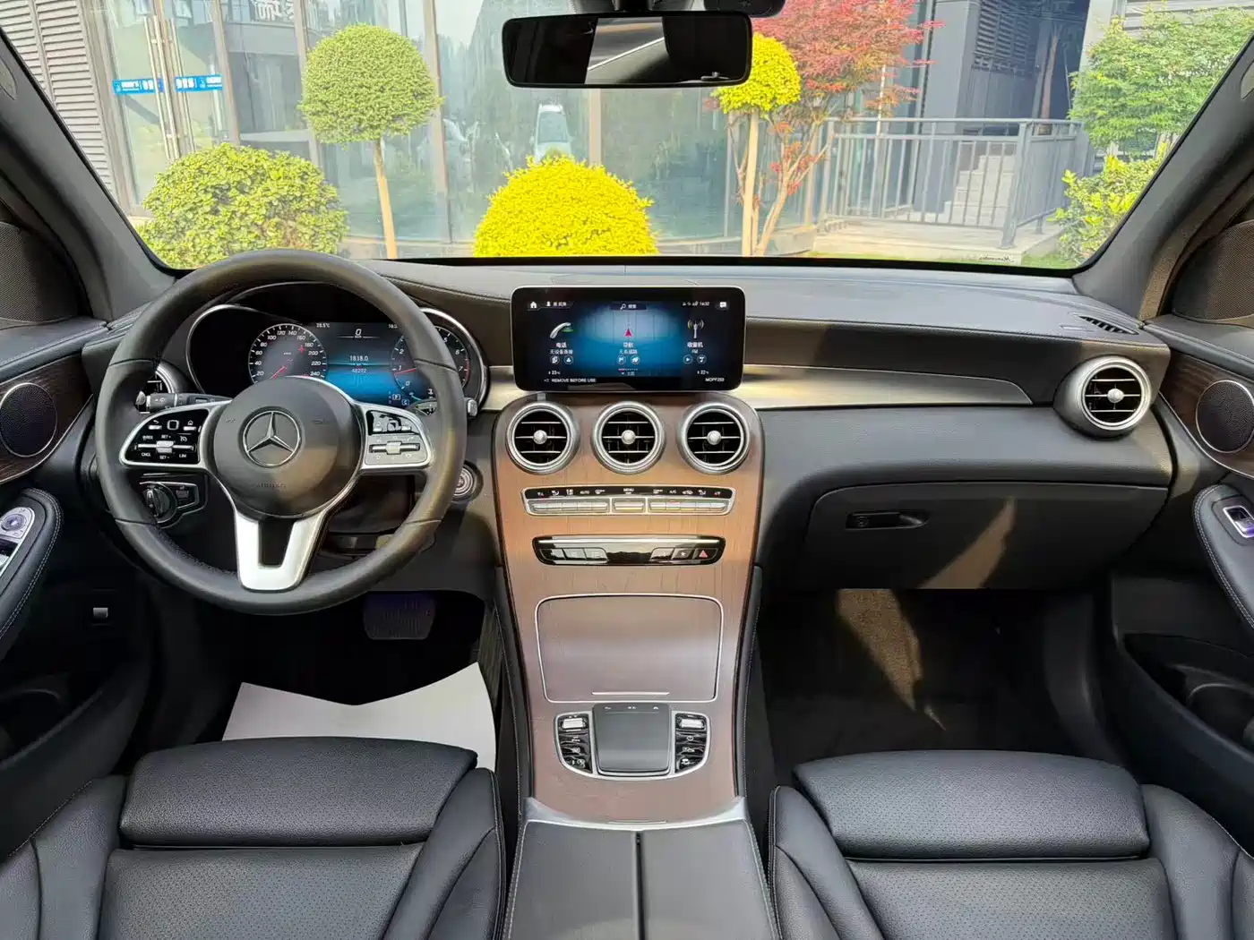 Mercedes-Benz GLC 2022 Model GLC 260 L 4MATIC Luxury Edition фото 9