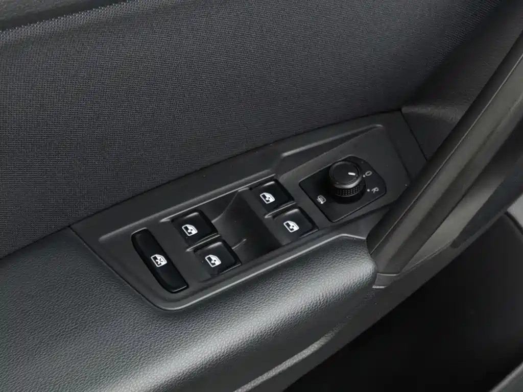 Фото 9 - Volkswagen Tiguan L