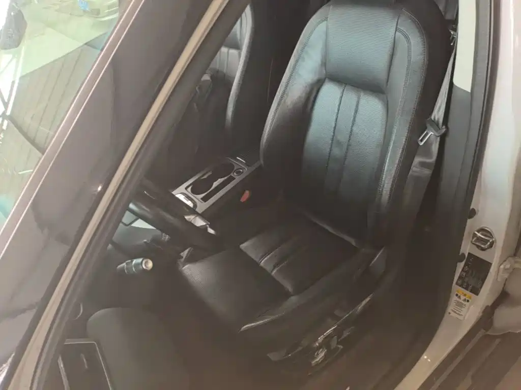 Land Rover Discovery Sport (Import) 2015 2015 2.0T SE
