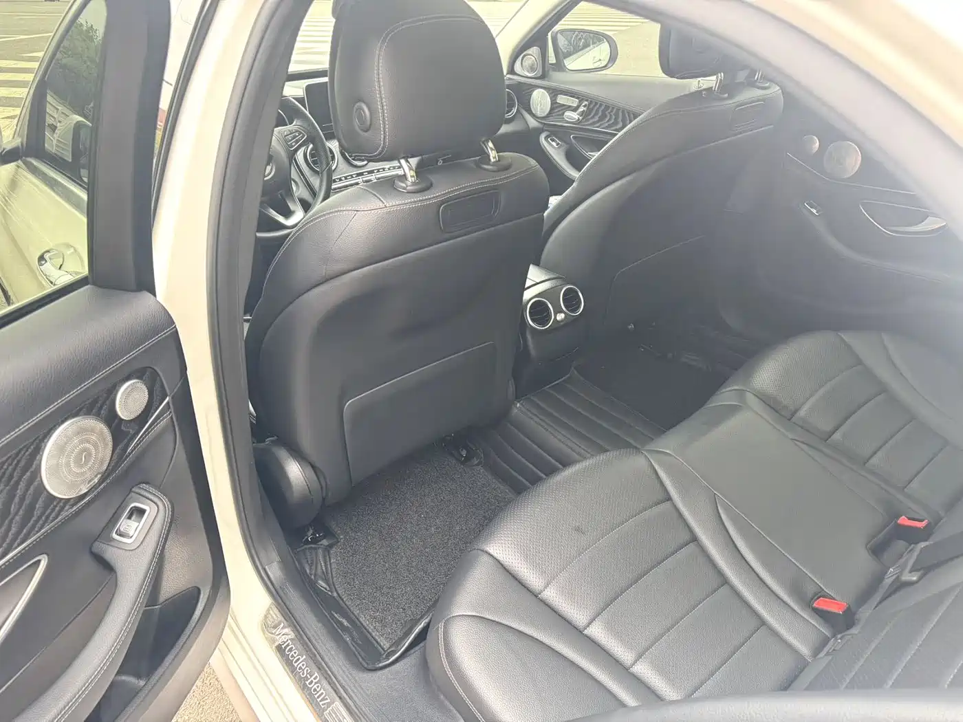 Mercedes-Benz C-Class 2016 C 200 L Sport фото 6
