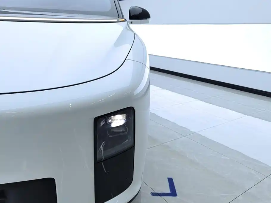 صورة 5 - Li Auto i6