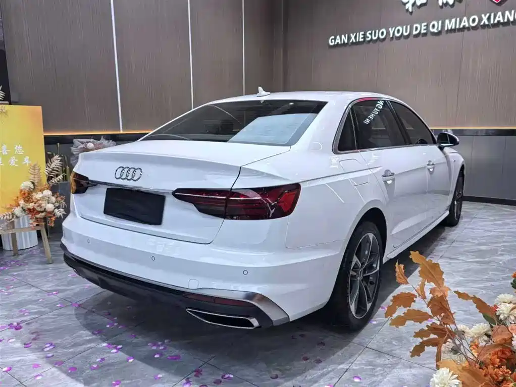 Audi A4L 2022 40 TFSI Fashion Dynamic фото 9