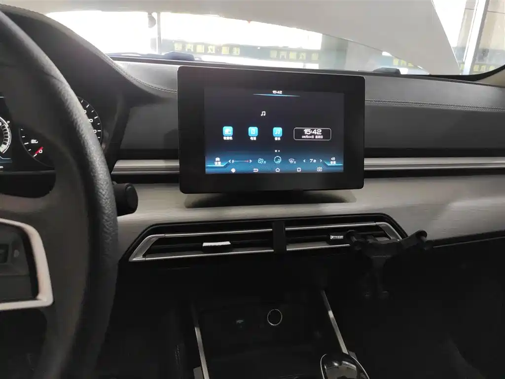 BYD Qin 2019 1.5L Automatic Luxury Edition фото 10
