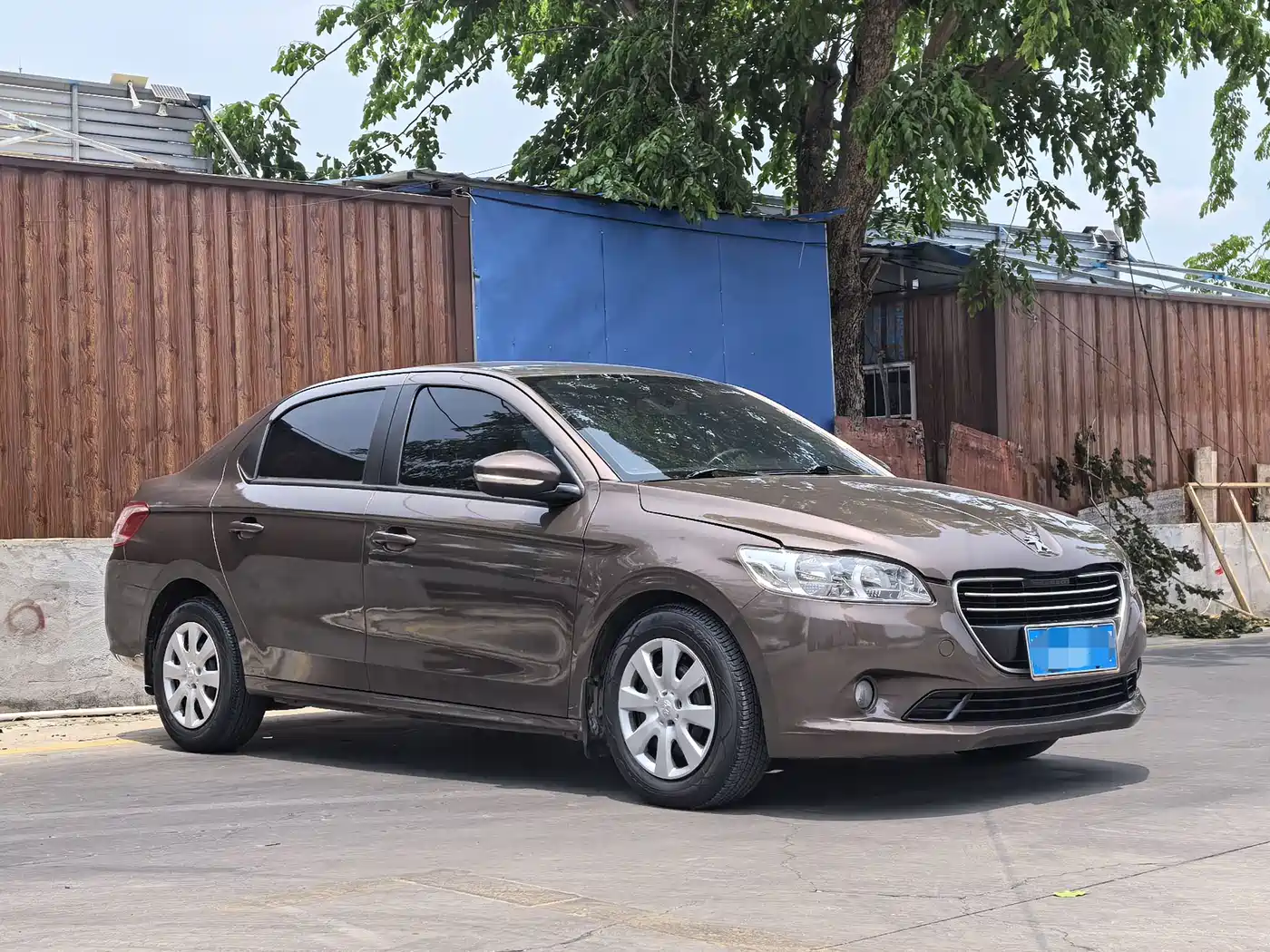 Peugeot 301 2014 1.6L Automatic Comfort Edition фото 3