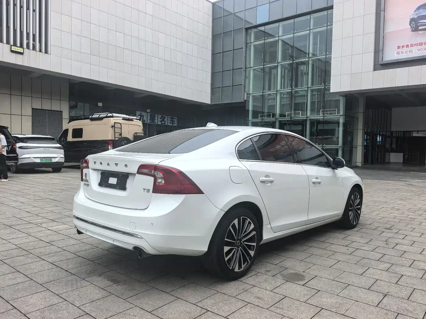 VOLVO S60