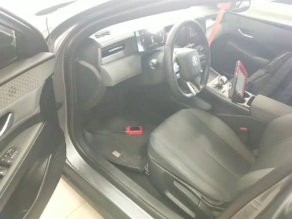BYD Qin PLUS 2025 DM-i Smart Drive 55KM Leader фото 16