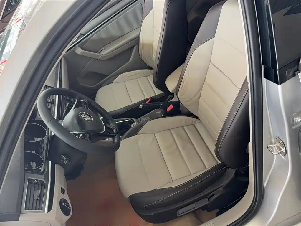 Volkswagen Bora 2016 Model 1.6L Automatic Comfort фото 12