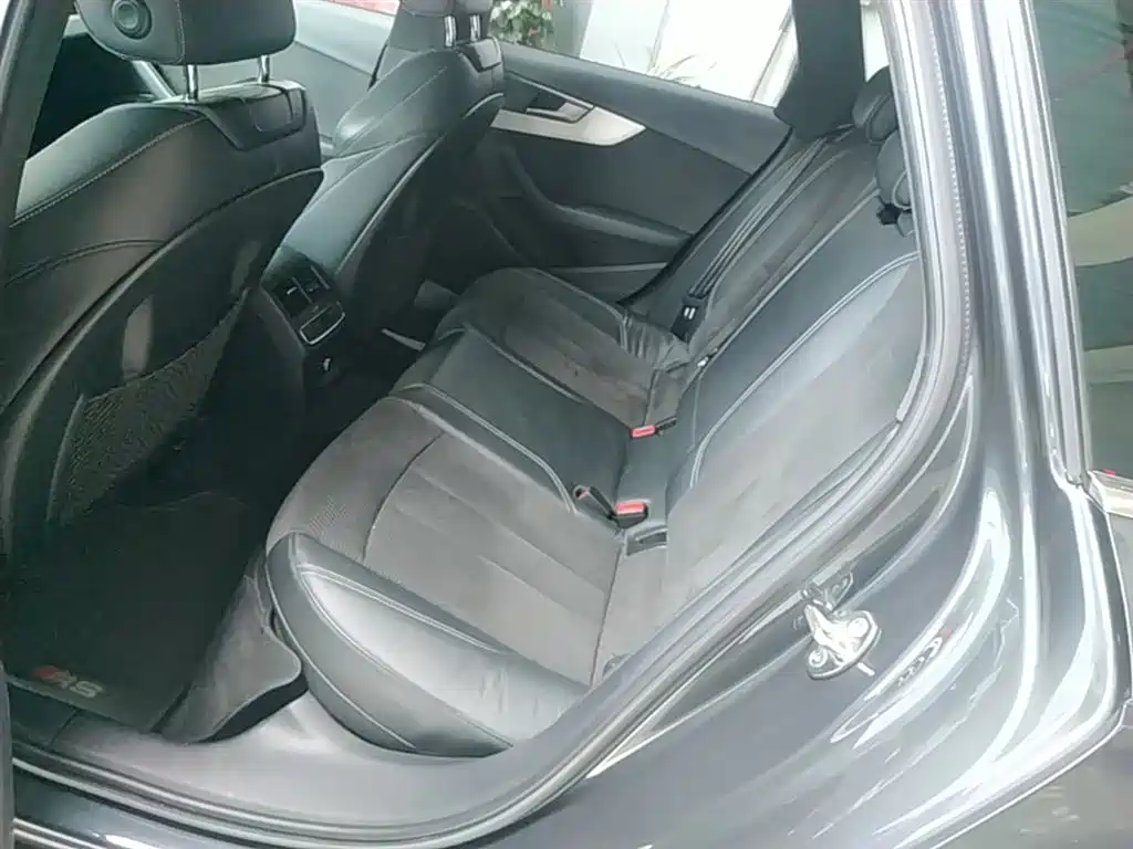 Audi A4 (Import) 2020 Avant Pioneer 40 TFSI Luxury Sport фото 17
