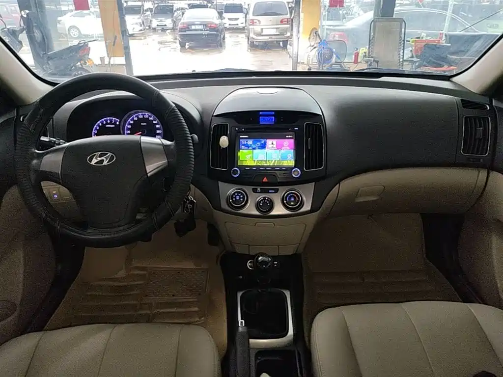 Hyundai Elantra 2011 1.6L Manual Luxury фото 10