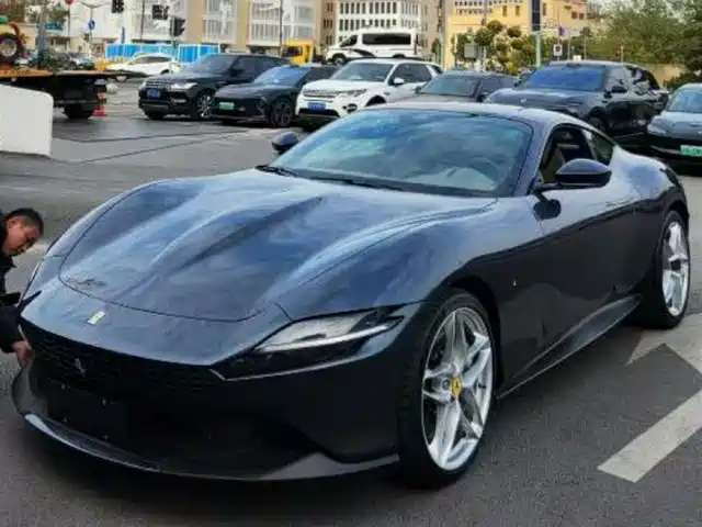 FERRARI ROMA