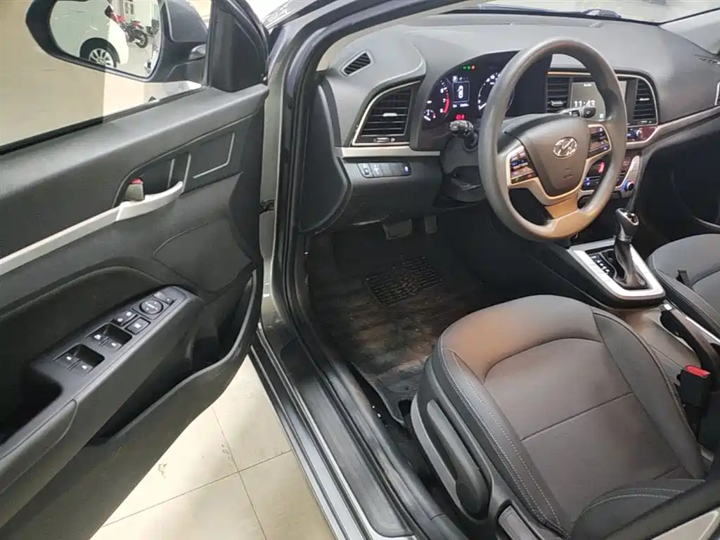 Hyundai Elantra 2016 Model 1.6L Automatic Smart Elite фото 16