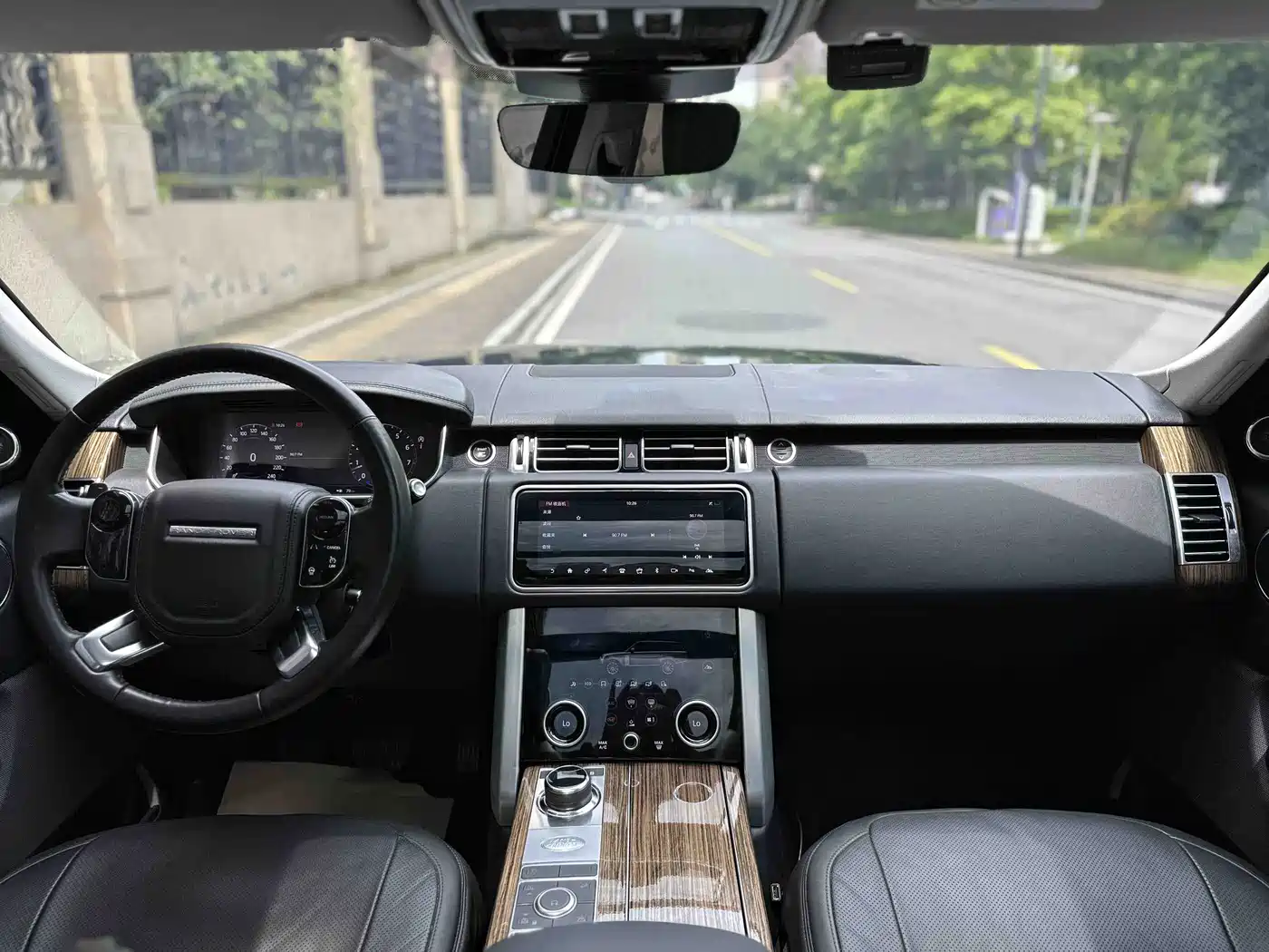 Land Rover Range Rover 2018 3.0 SC V6 Vogue Heritage Edition фото 15