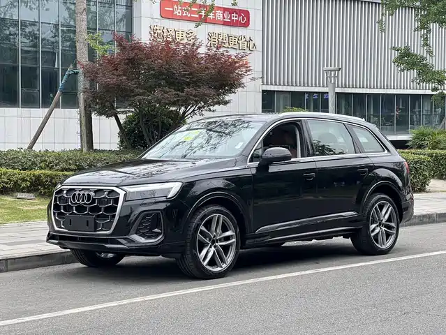 Audi Q7 45 TFSI quattro S line, Спорт