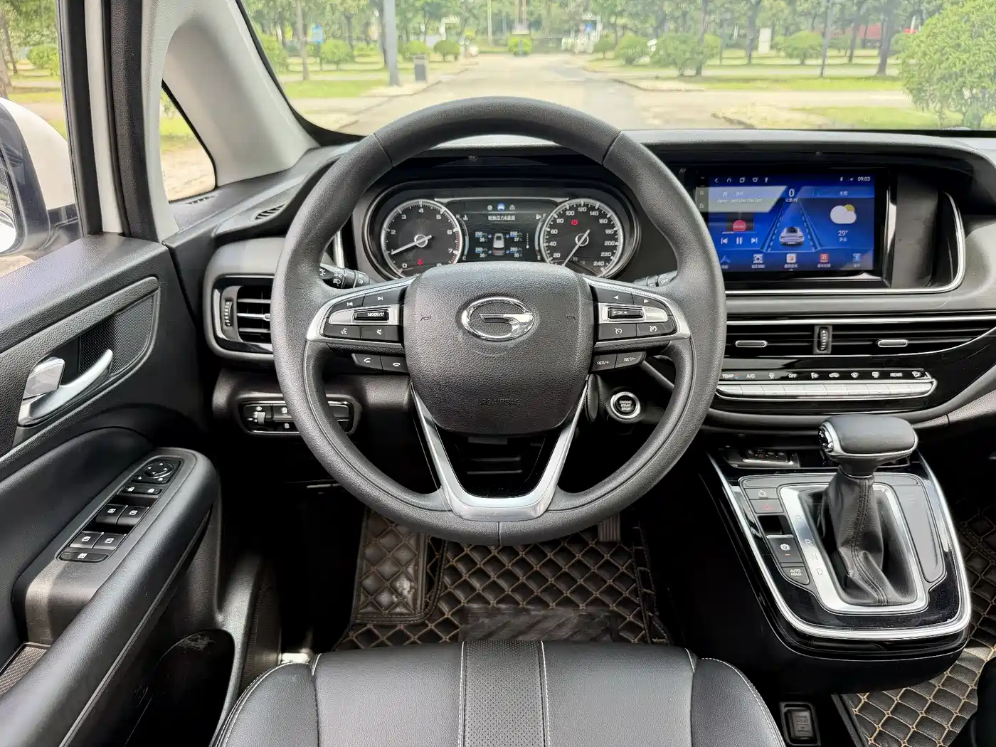 GAC Trumpchi Trumpchi M6 2021 270T DCT Luxury Edition (7-Seater) фото 14