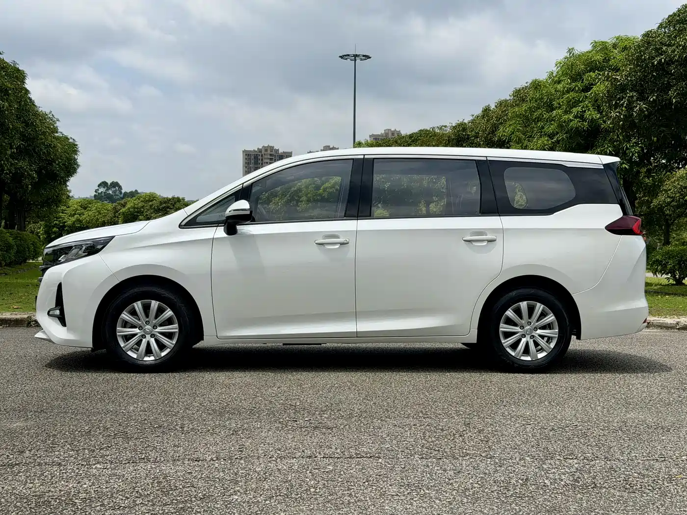 GAC Trumpchi Trumpchi M6 2021 270T DCT Luxury Edition (7-Seater) фото 24