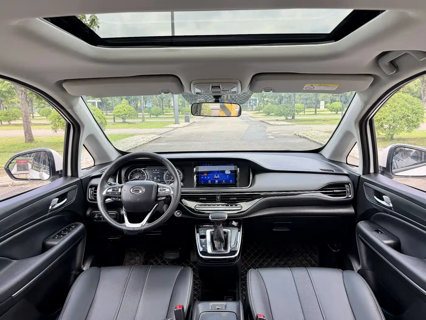 GAC Trumpchi Trumpchi M6 2021 270T DCT Luxury Edition (7-Seater) фото 8