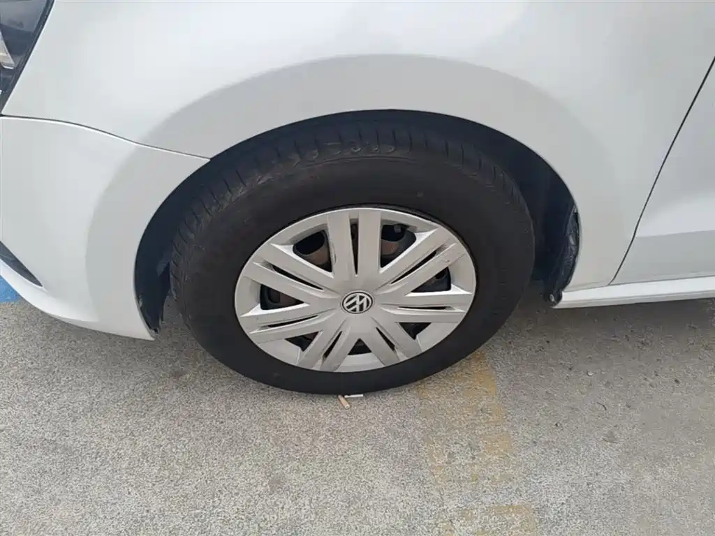 Volkswagen Polo 2016 1.4L Automatic Trend фото 23