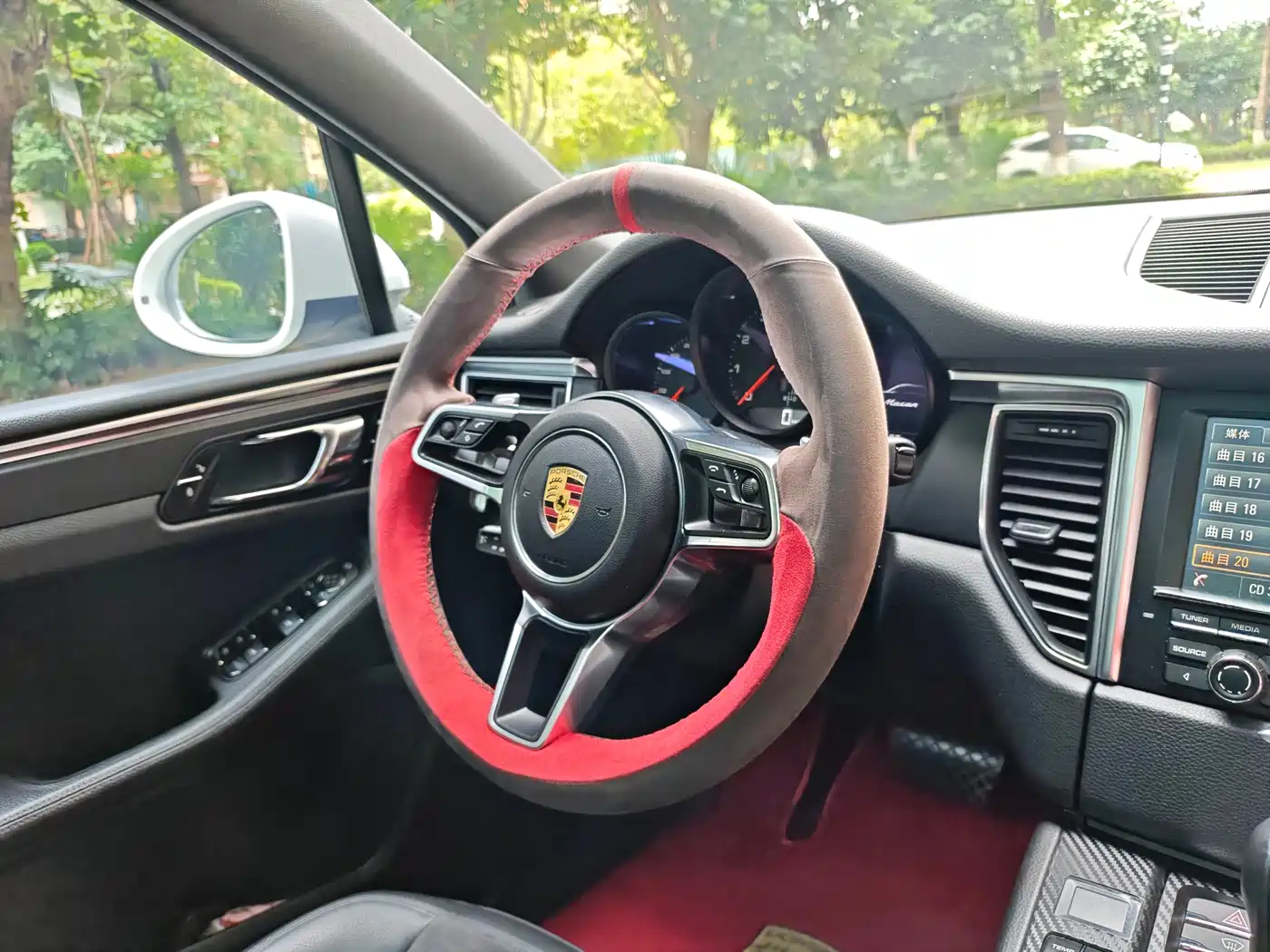 Porsche Macan 2016 Macan 2.0T фото 10