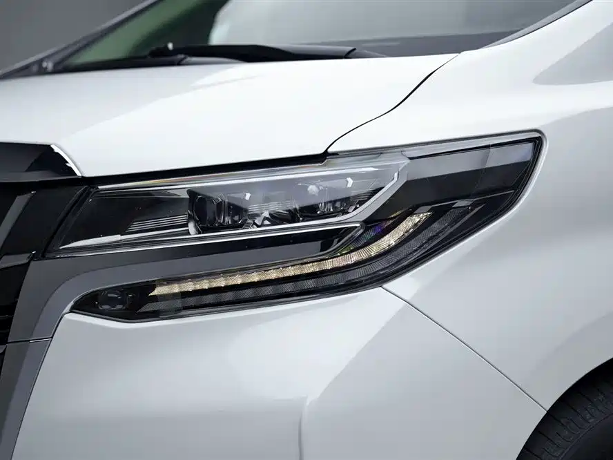Toyota Alphard 2020 Hybrid 2.5L Premium Edition фото 8