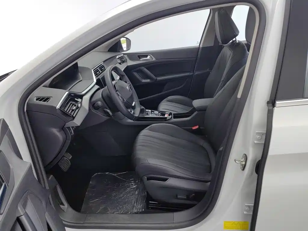 Peugeot 408 2024 2022 1.6T Light Chaser Edition