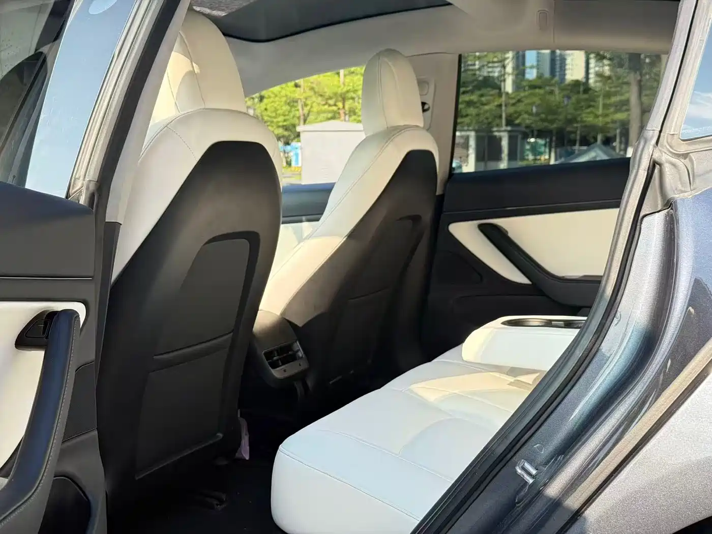 TESLA MODEL 3 (IMPORTED)