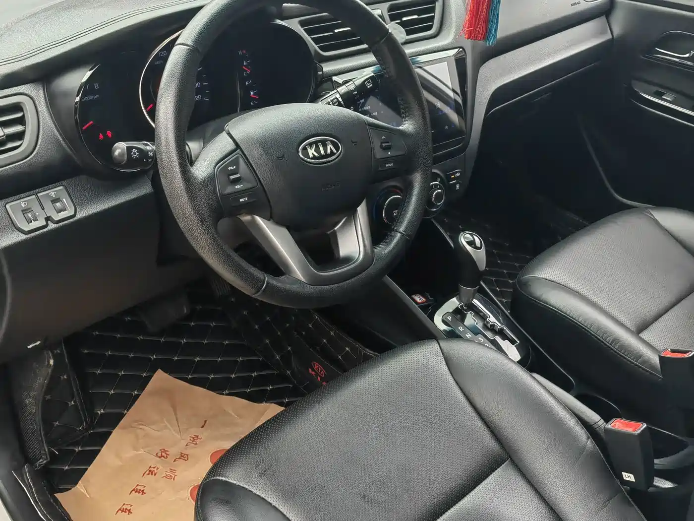 Kia K2 2012 2012 Hatchback 1.6L AT Premium