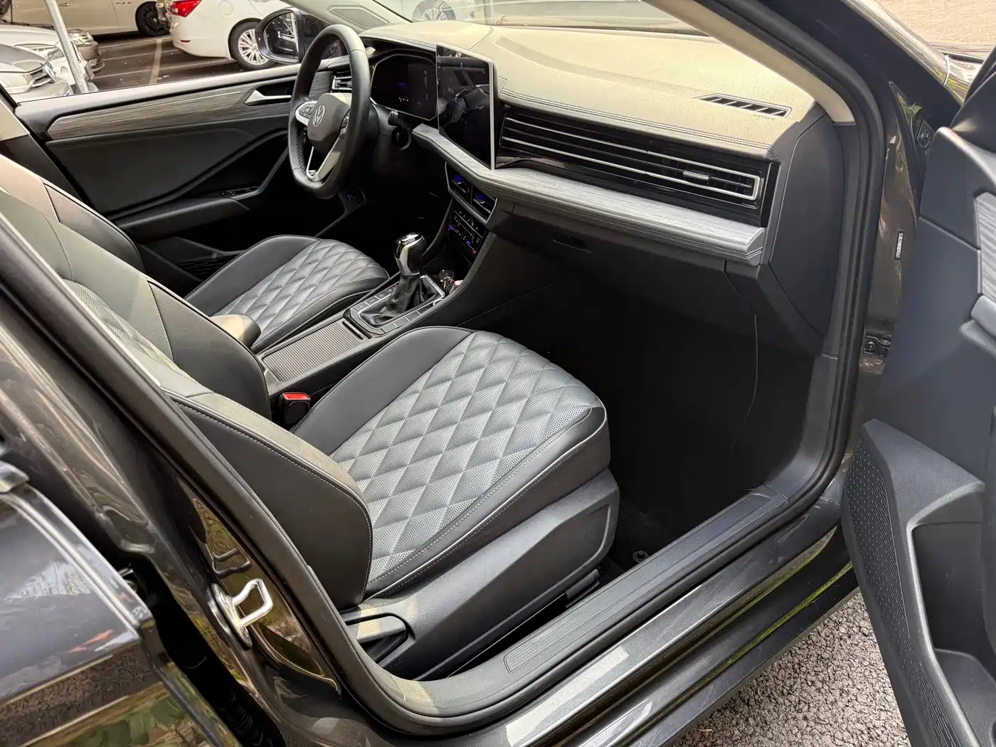 Volkswagen Sagitar 2023 280TSI DSG Surpass Plus Edition фото 8