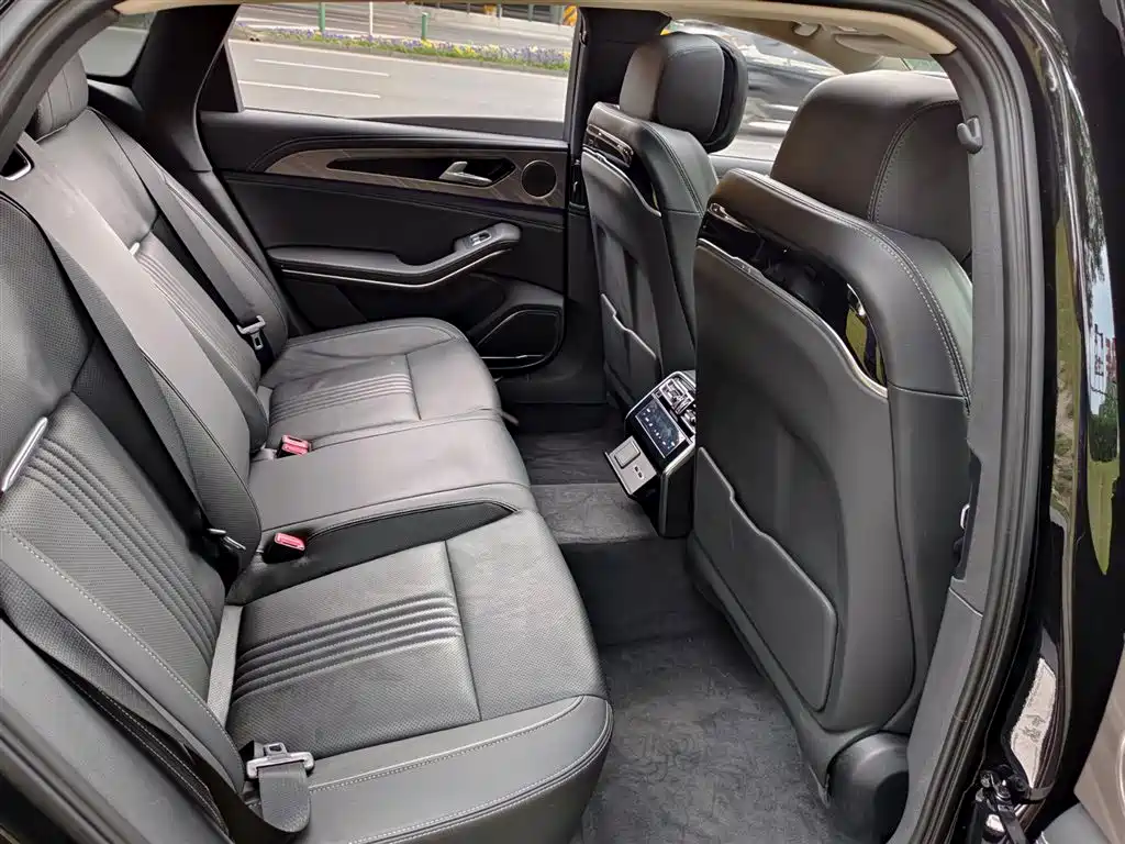 Hongqi H9 2020 2.0T Smart Connection Qi Xiang Edition фото 11