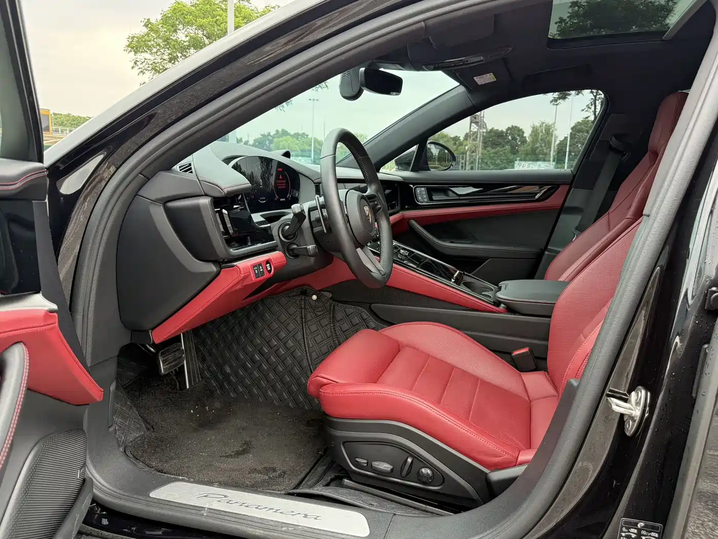 PORSCHE PANAMERA