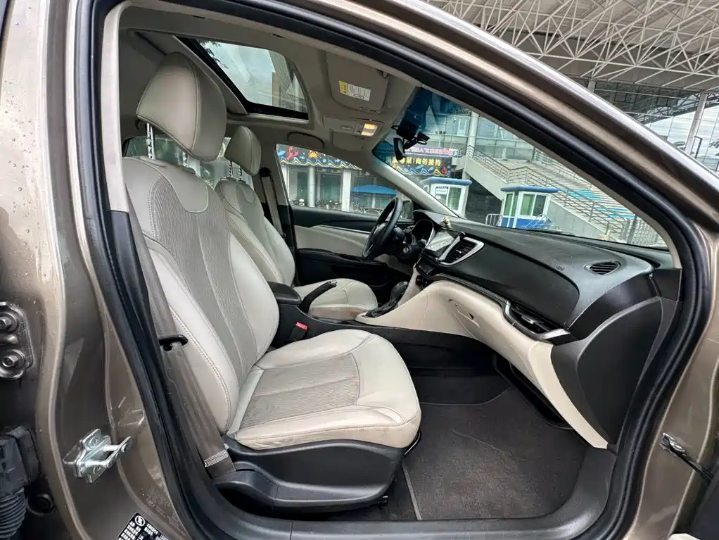Фото 14 - Buick Excelle