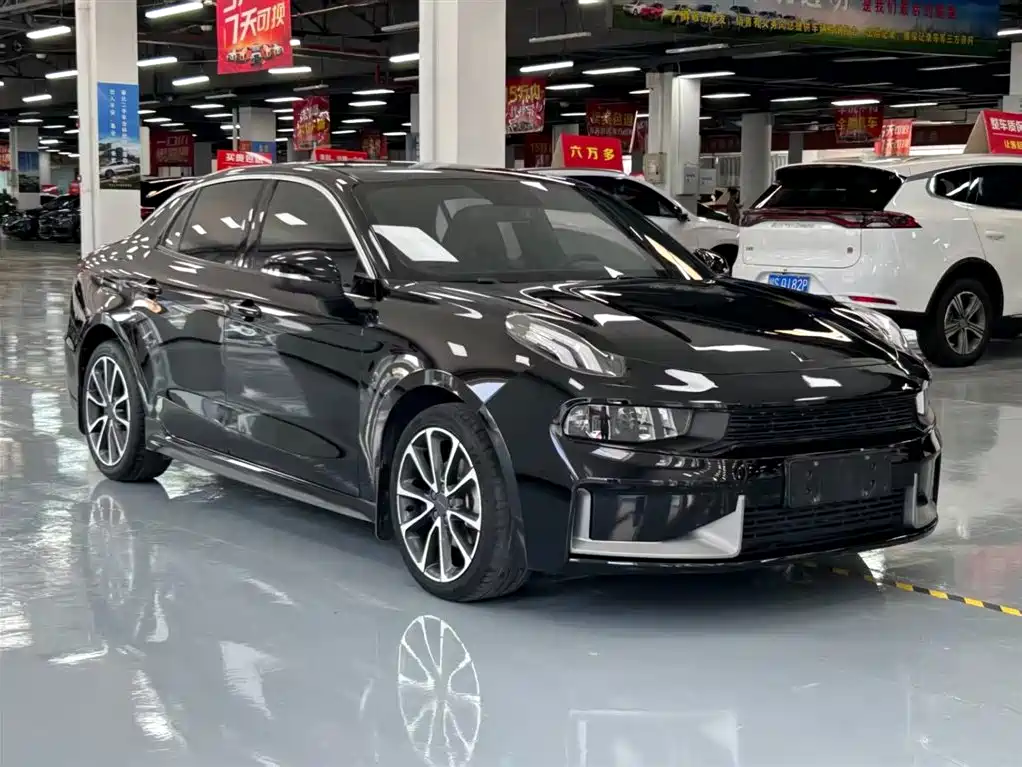 Lynk & Co 03 2018 1.5TD DCT Power Pro Version China V фото 3