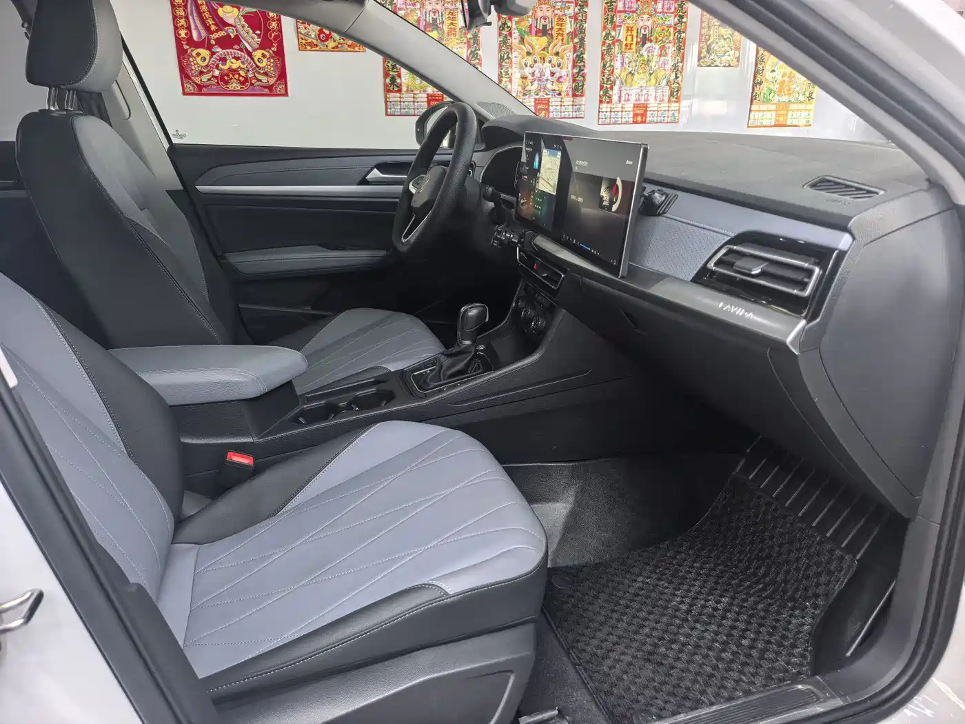 Volkswagen Lavida 2023 Facelift 1.5L Automatic 5 Million Edition фото 8