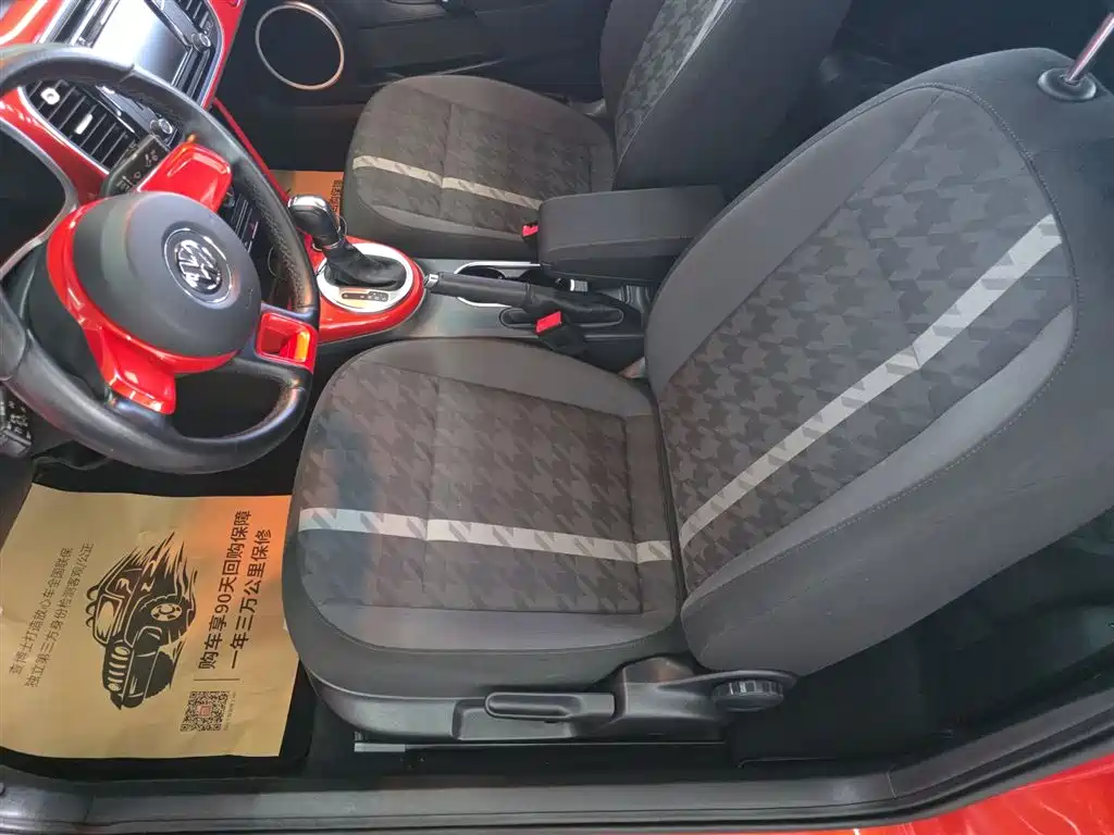 Volkswagen Beetle 2018 180TSI Joy Orange Edition фото 6