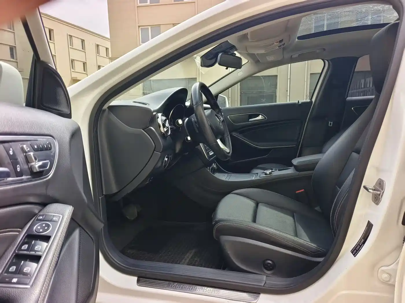 Mercedes-Benz GLA 2018 GLA 200 Dynamic фото 6