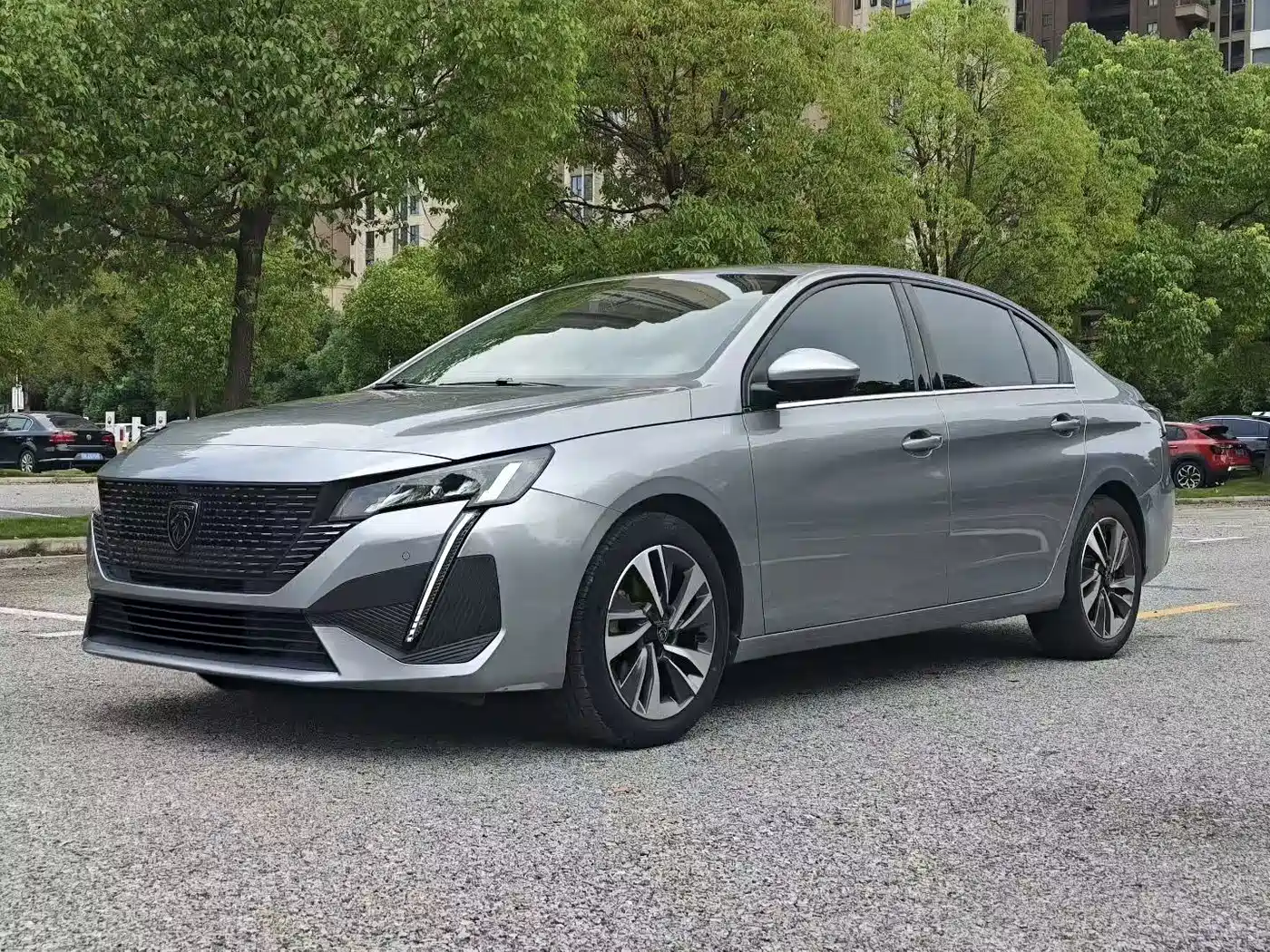 Peugeot 408 2024 2022 1.6T Light Chaser Edition