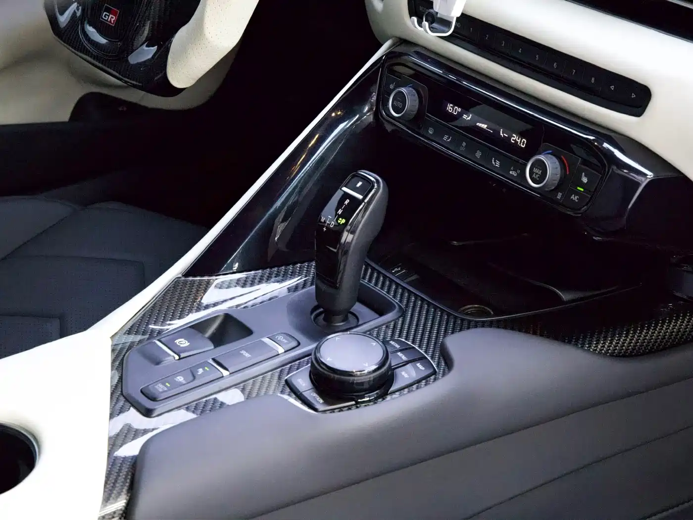 Photo 16 - Toyota Supra