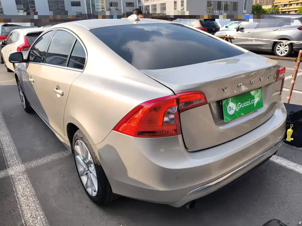 VOLVO S60