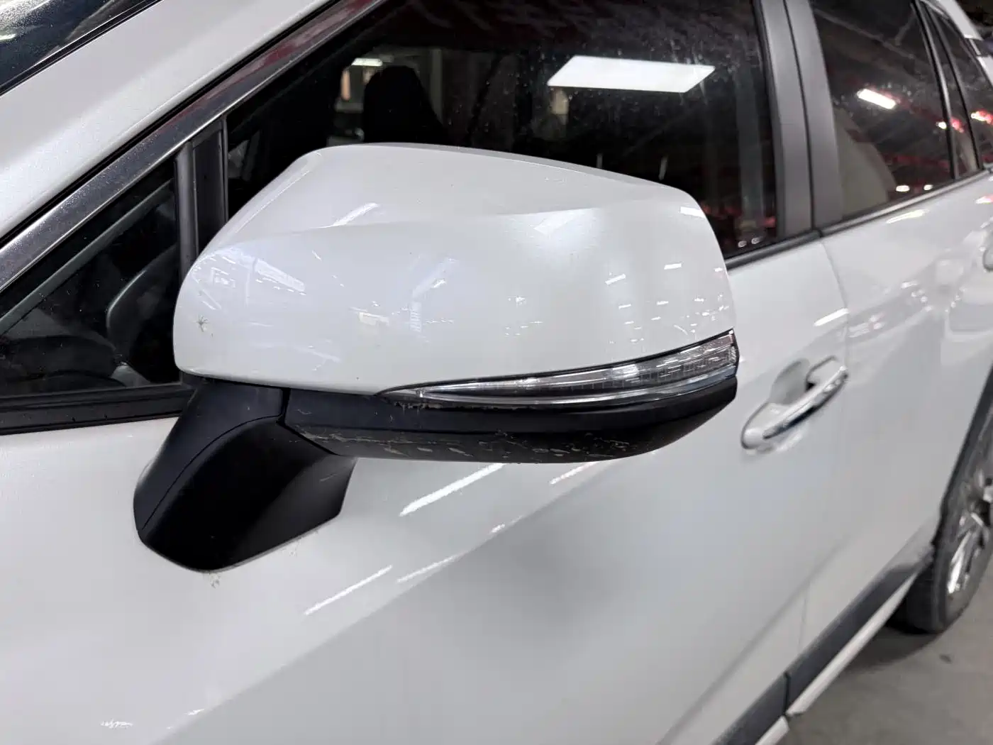 Toyota Wildlander 2020 2.0L CVT AWD Premium Edition фото 5