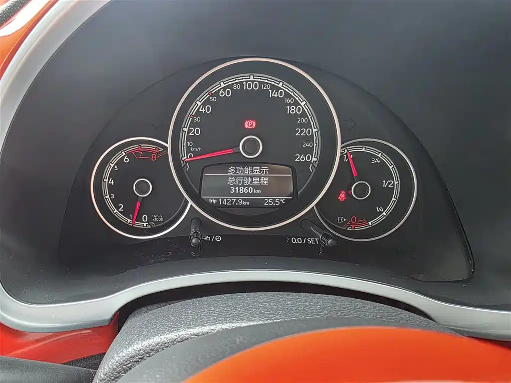Volkswagen Beetle 2018 180TSI Joy Orange Edition фото 12