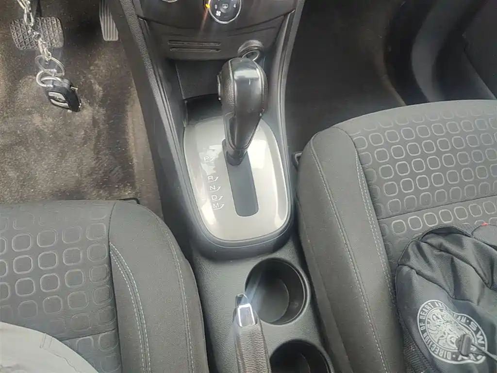 Chevrolet Trax 2016 1.4T Automatic 2WD Comfort Sunroof Edition фото 14