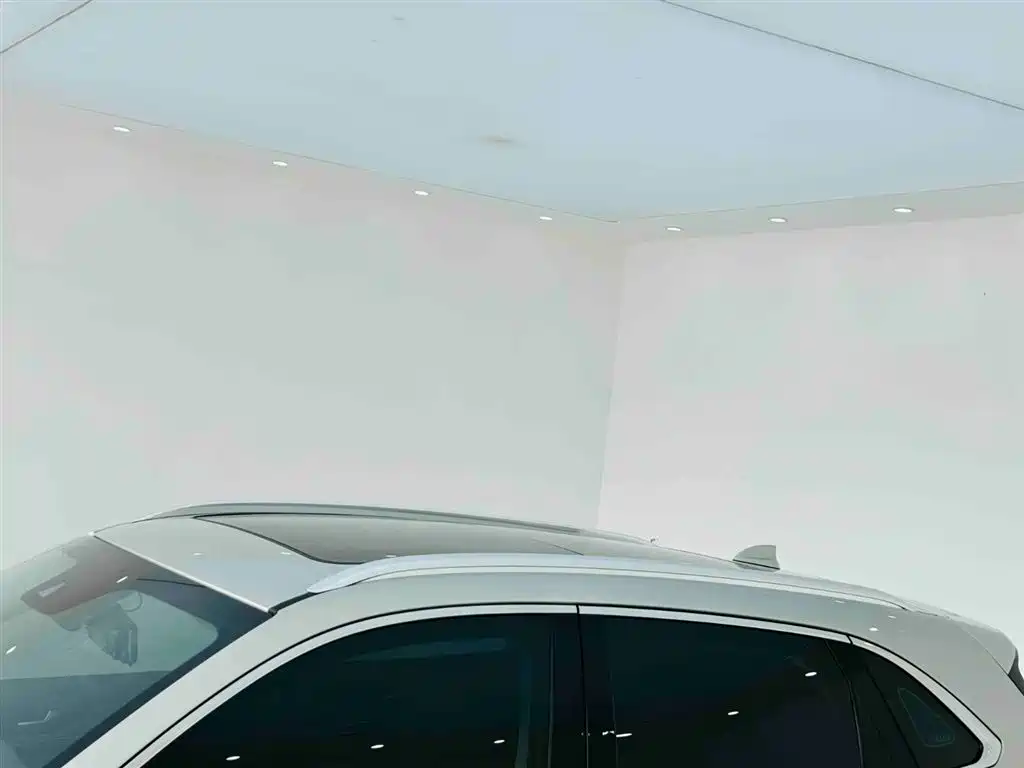 Hongqi HS5 2022 Facelift 2.0T Smart Flag Enjoyment Edition фото 26