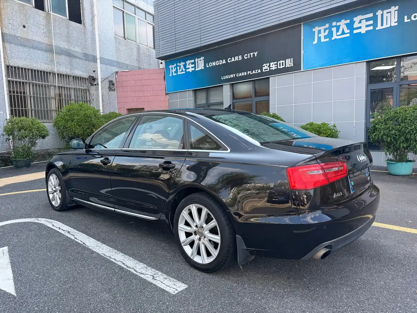 Фото 7 - Audi A6L