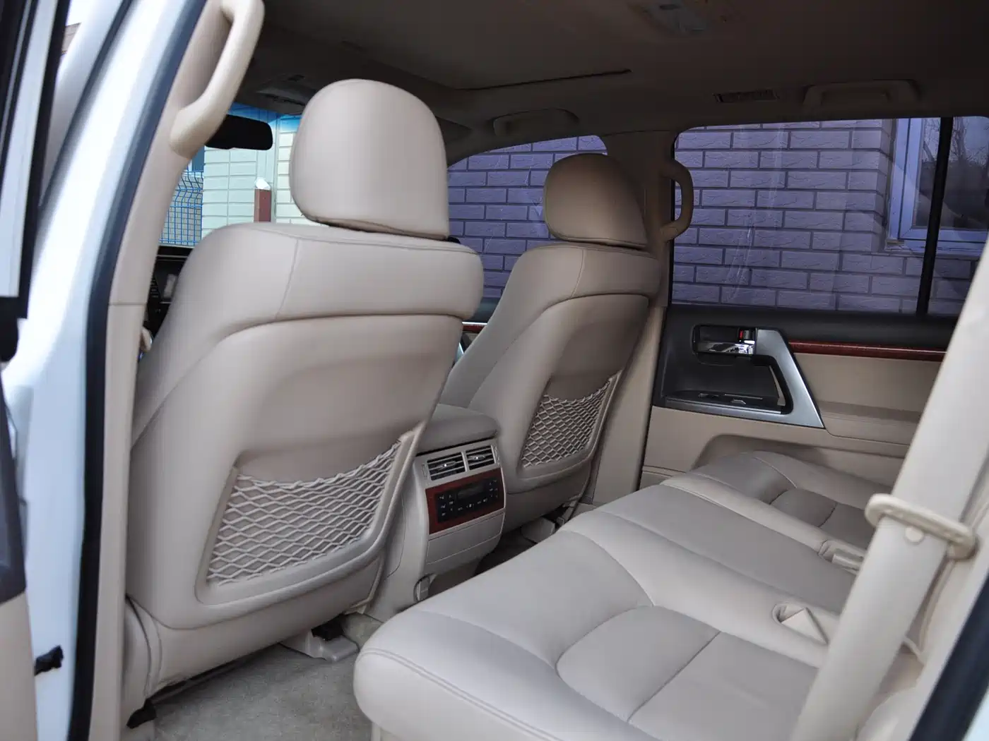 Toyota Land Cruiser 2012 4.6L Automatic VX фото 7