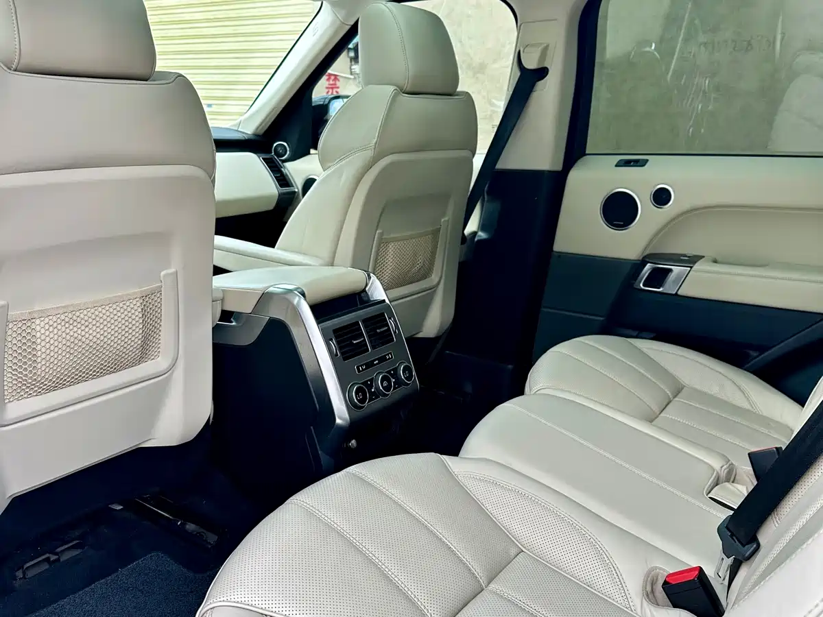 Land Rover Range Rover Sport фото 9