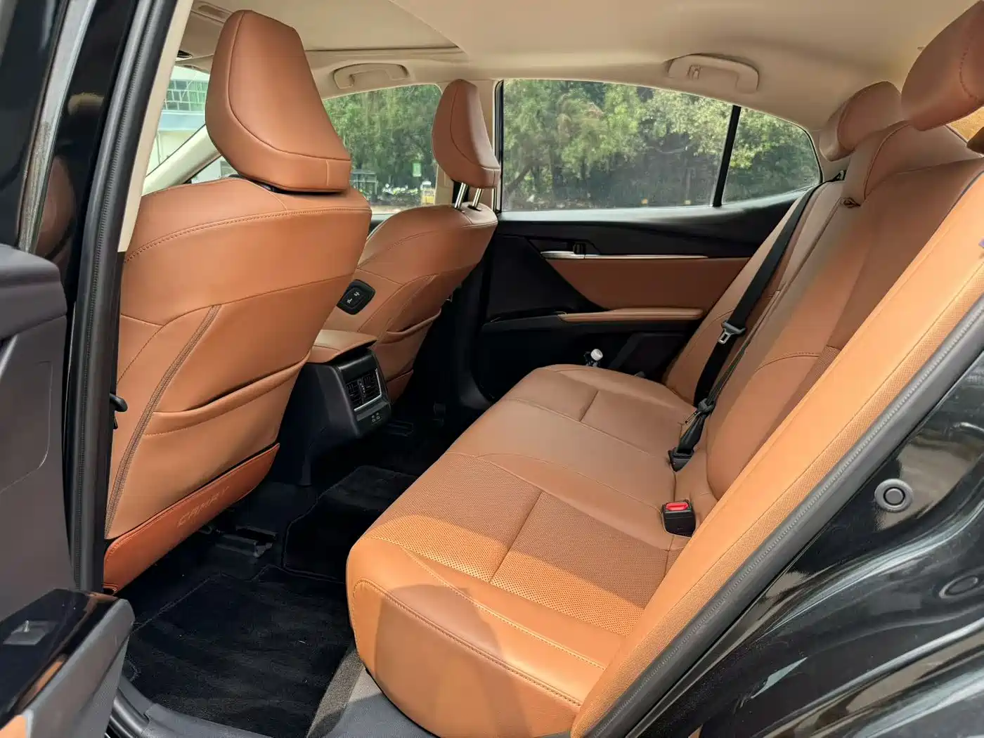 Toyota Camry 2024 2.0GVP Luxury Edition фото 6