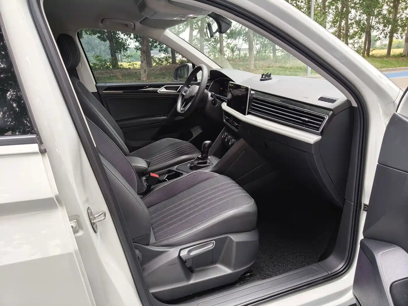 Фото 10 - Volkswagen Tiguan L