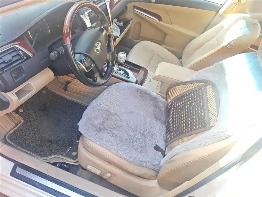 Toyota Camry 2013 2.0G Comfort фото 8