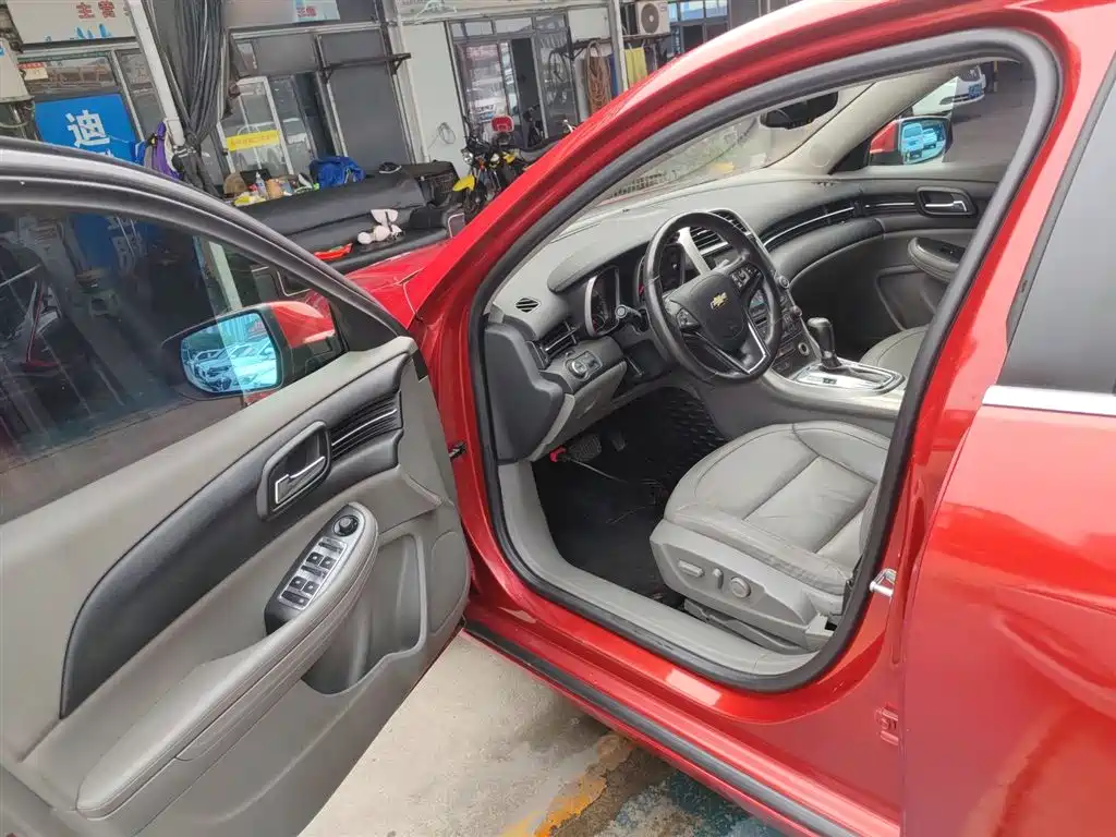 Chevrolet Malibu 2014 2.0L Automatic Luxury фото 16